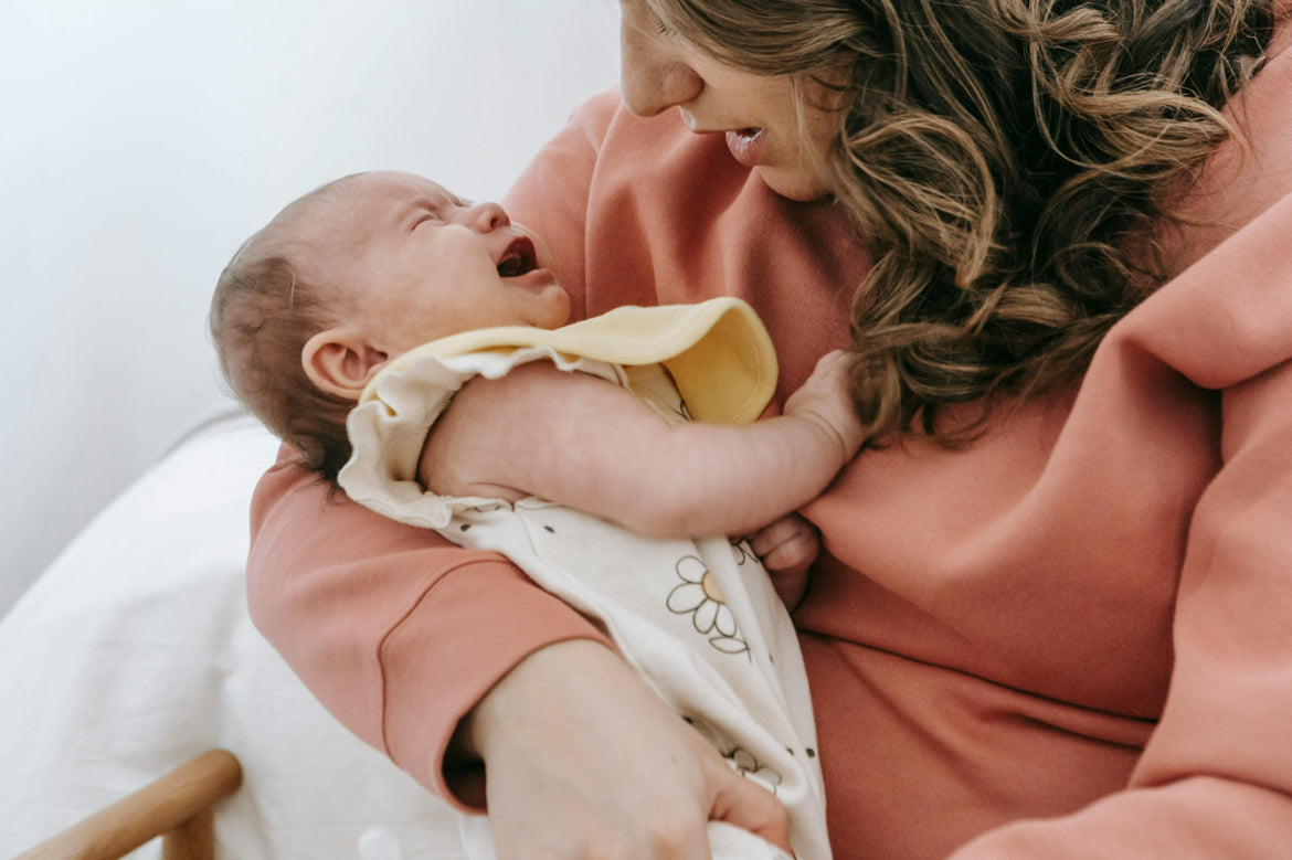 UNDERSTANDING COLIC AND GASSY BABIES: CAUSES, SYMPTOMS, AND SOLUTIONS!